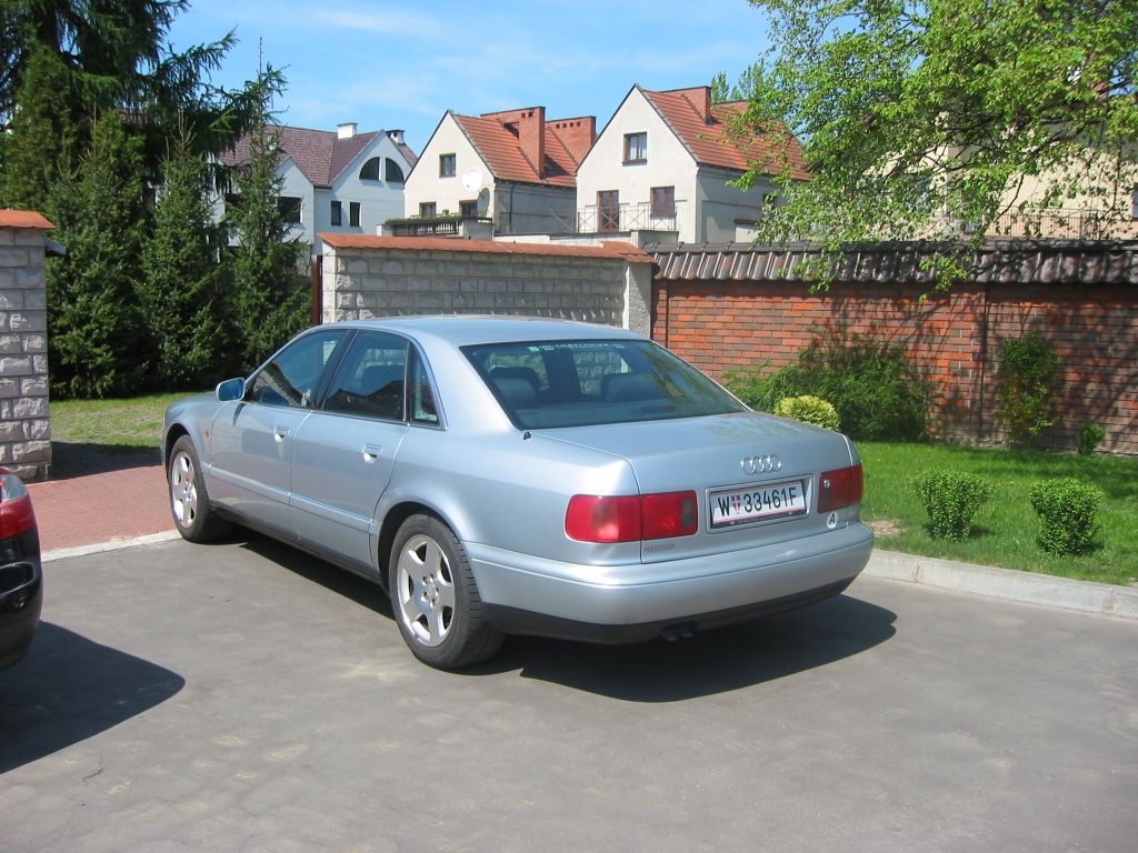 Audi A8-07.JPG