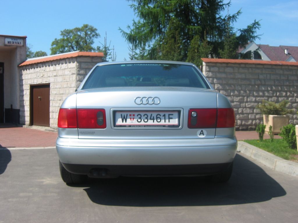 Audi A8-09.JPG