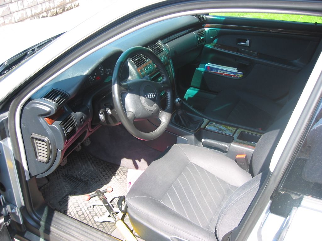 Audi A8-11.JPG